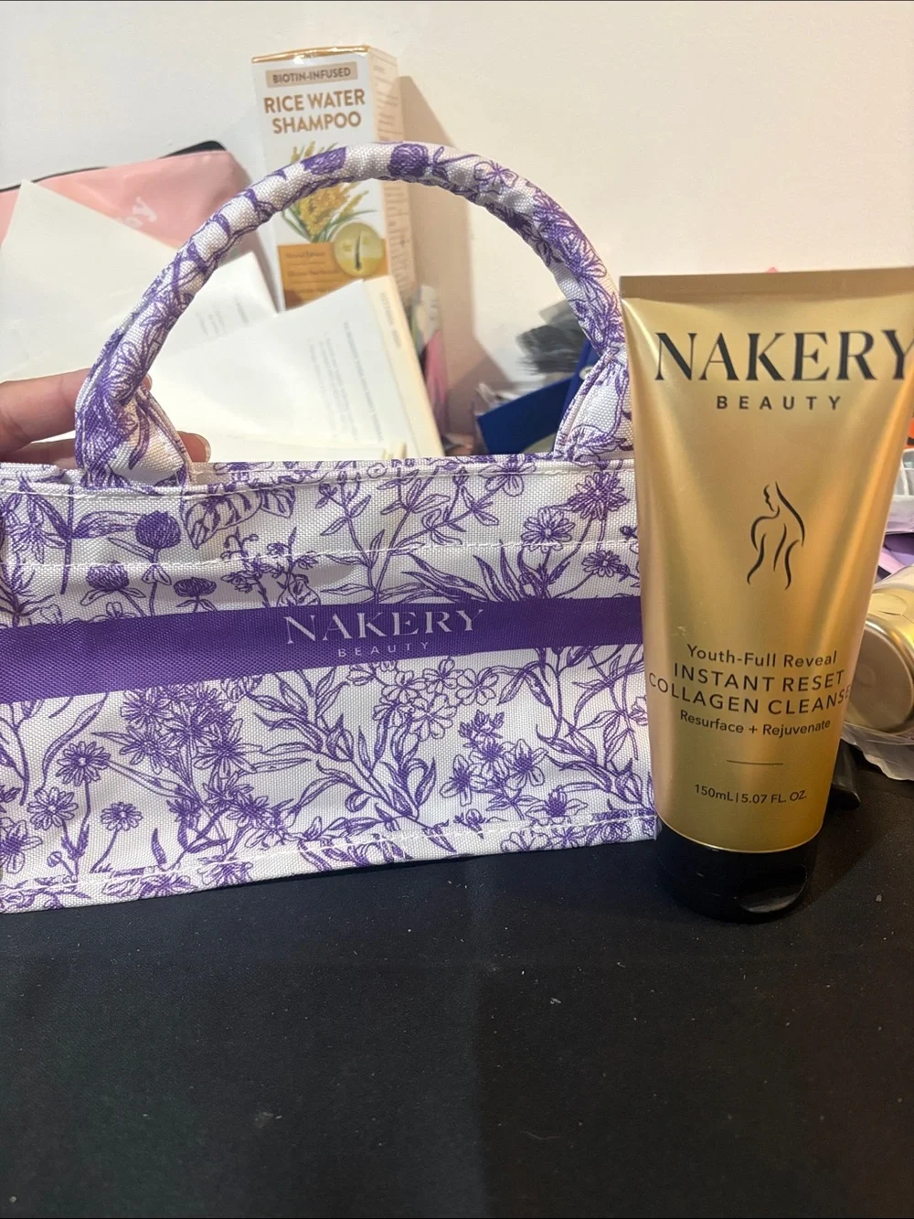 Nakery Beauty Instant Reset Collagen Cleanse Body Wash with bag - Gold